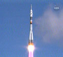 Soyuz Exp. 18 launch