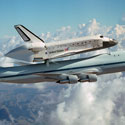 Spaceshuttle op Boeing 747 (Credits: NASA)