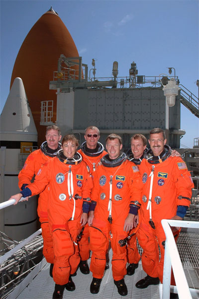 Team STS-115 bij Shuttle