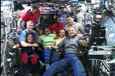 STS-116 en Expeditie 14 ontmoeten elkaar