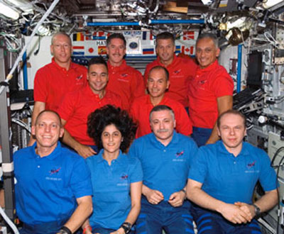 STS-117 en Expeditie 15 Team
