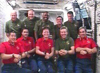 STS-122 en Exp 16 bemanningsleden