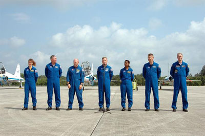 STS-12 Team at KSC